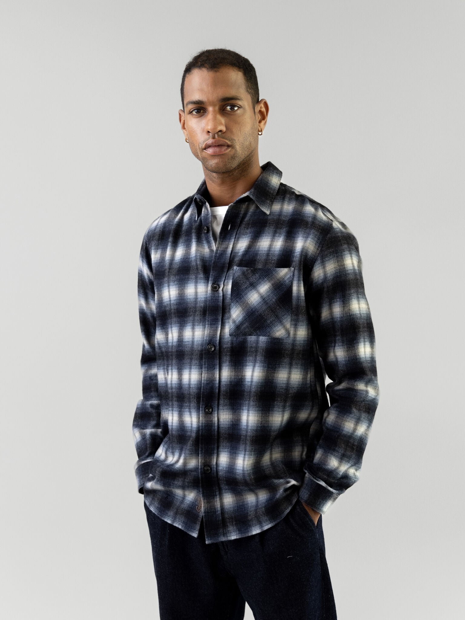 Modelshot / Salute Navy / Detail